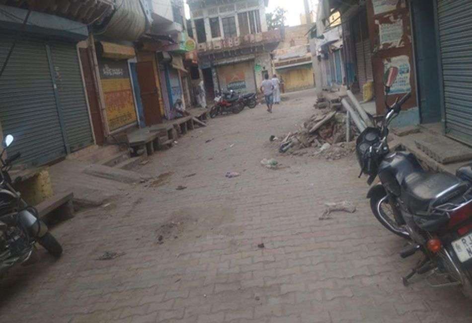 कोरोना पॉजिटिव केस आने पर बालाहेड़ी में लगाया कर्फ्यू, लालसोट से हटाया