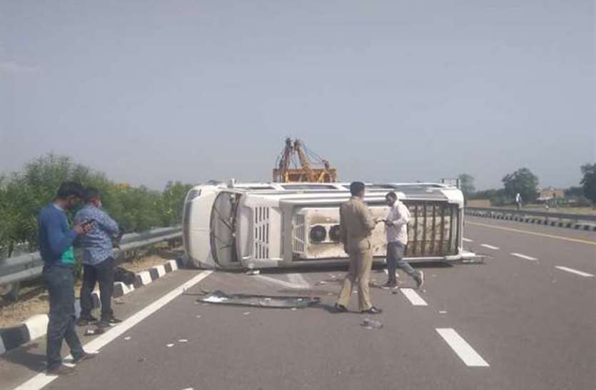 हादसे दर हादसे: औरैया के बाद कन्नौज में सडक़ हादसा, एक दर्जन घायल हादसे दर हादसे: औरैया के बाद कन्नौज में सडक़ हादसा, एक दर्जन घायल