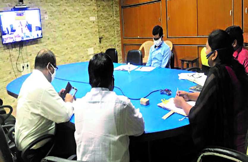 The Chairman of the Chhattisgarh Child Protection Commission discussed the arrangements of child care homes ... छत्तीसगढ़ बाल संरक्षण आयोग की अध्यक्ष ने बाल संप्रेक्षण गृहों की व्यवस्थाओं के संबंध में चर्चा की ...