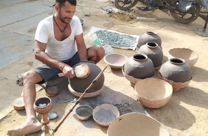 देसी फ्रिज का धंधा मंदा देसी फ्रिज का धंधा मंदा