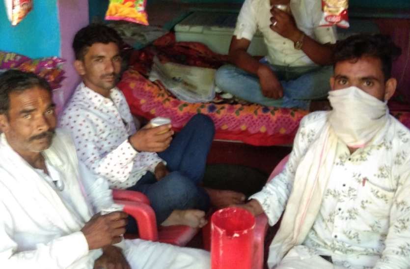 पेट पालने के लिए करना पड़ रहा जतन पेट पालने के लिए करना पड़ रहा जतन