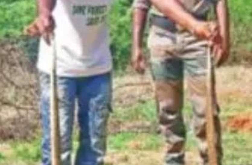 लॉक डाउन के दौरान 100 सांप पकड़े लॉक डाउन के दौरान 100 सांप पकड़े