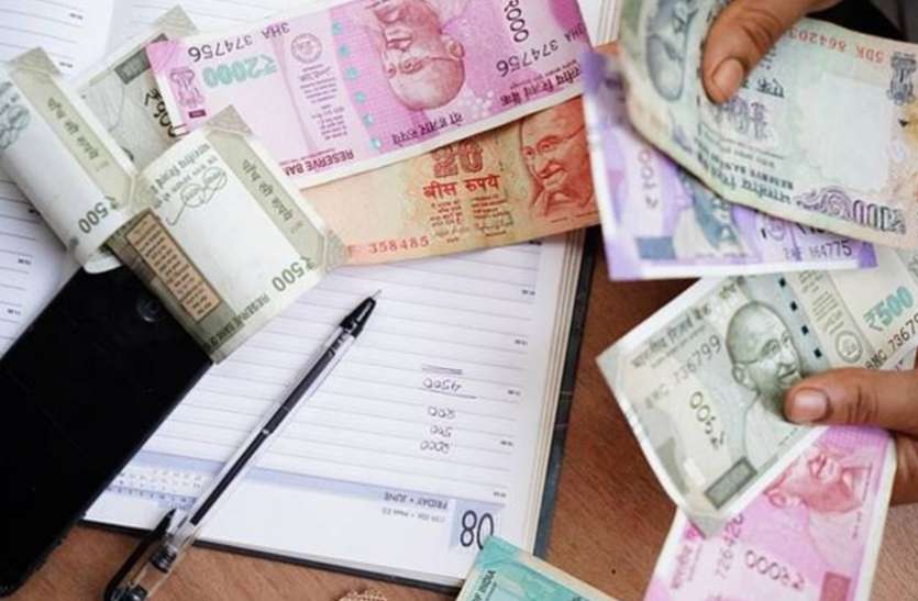 शासकीय कर्मचारियों को एक और झटका, सरकार ने एरियर भुगतान की किस्त रोकी शासकीय कर्मचारियों को एक और झटका, सरकार ने एरियर भुगतान की किस्त रोकी