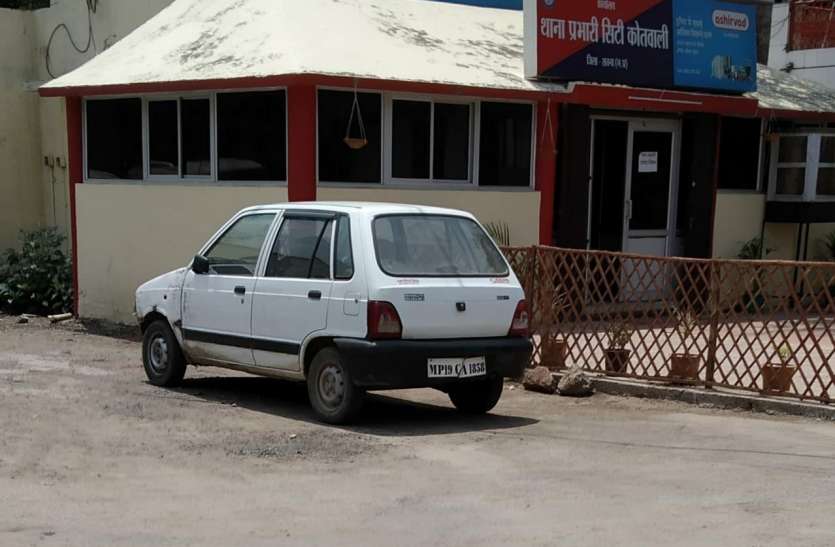 Car rider caught on suspicion of theft, released चोरी के संदेह में कार सवार को पकड़ा, छोड़ा