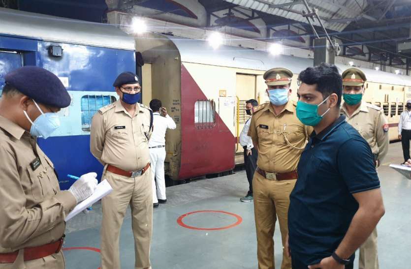 ssp_dinesh_kumar_p.jpg राहत भरी खबर: प्रवासी मजदूरों को ले जाने के लिए दो और श्रमिक स्पेशल ट्रेनों काे मिली मंजूरी