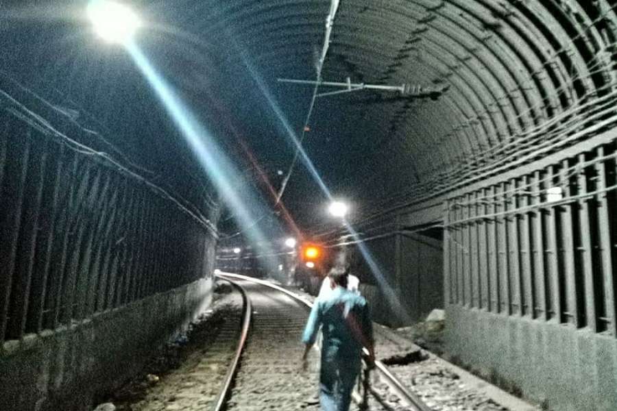 सेंट्रल रेलवे मानसून तैयारियां जोरों पर