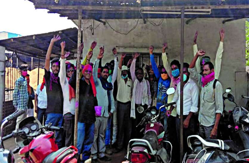 Vishnu power plant employees will get two months' salary, happiness in employees विष्णु पावर प्लांट के कर्मचारियों को मिलेगा दो माह का वेतन, कर्मचारियों में हर्ष