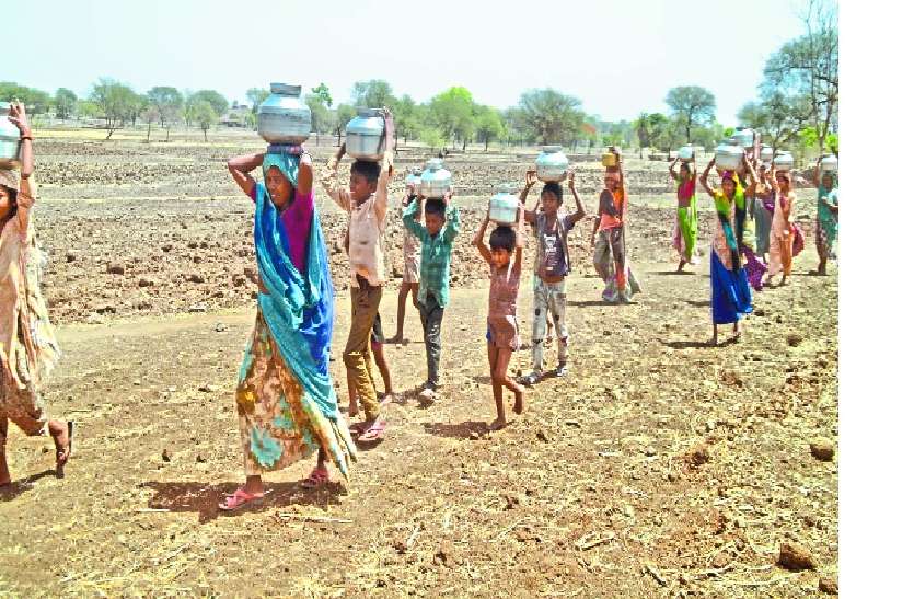 हर जुबां पर एक ही कहानी, पानी और सिर्फ पानी... हर जुबां पर एक ही कहानी, पानी और सिर्फ पानी...
