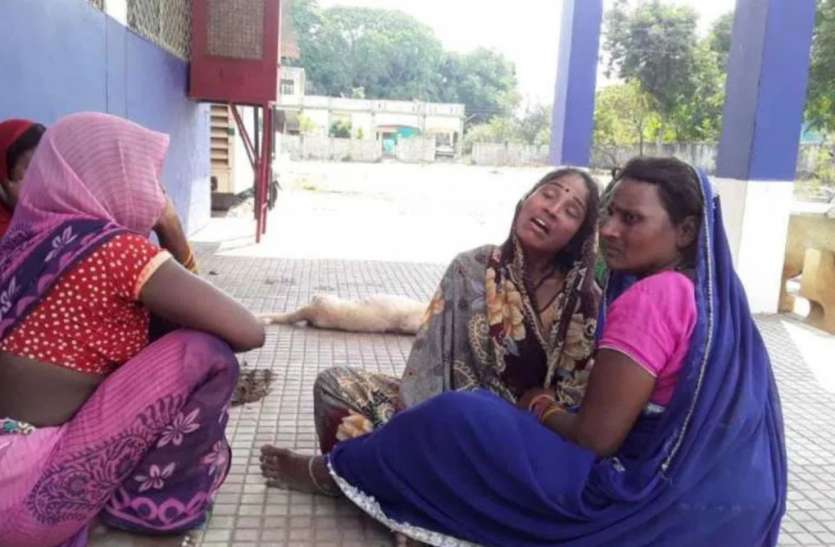worker_dies.jpg Worker dies:वर्धाघाट खदान में अवैध खनन के दौरान रेत धसकने से मजदूर की मौत