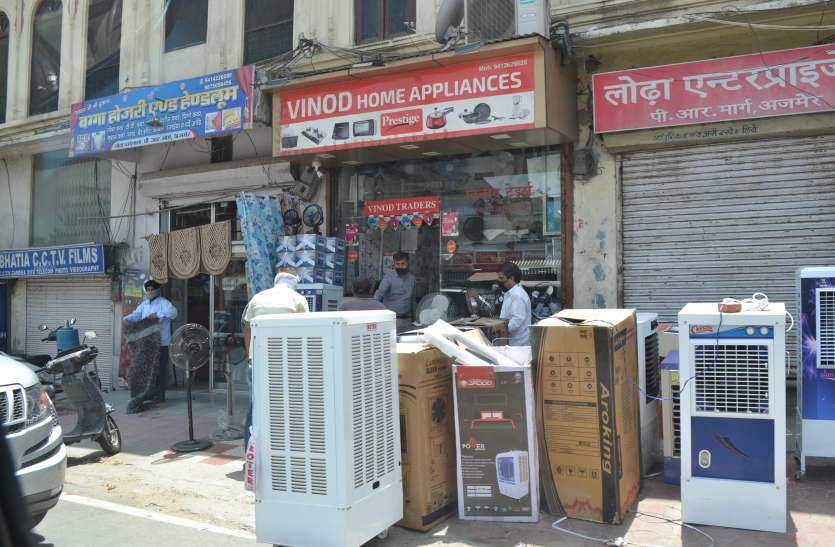market and shops open corona effect : दो महिने बाद बाजार में लौटी रौनक, जुटने लगे ग्राहक