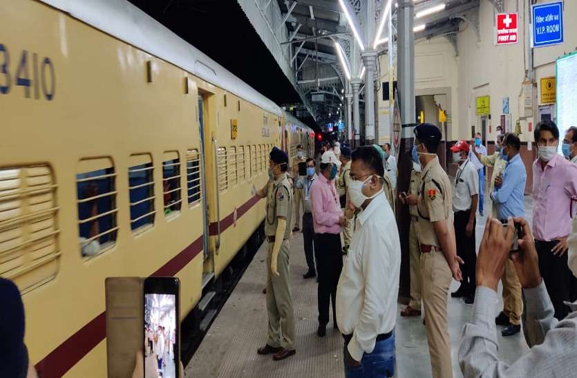 बिहार, उत्तर प्रदेश को ट्रेनों से बंधी आस बिहार, उत्तर प्रदेश को ट्रेनों से बंधी आस