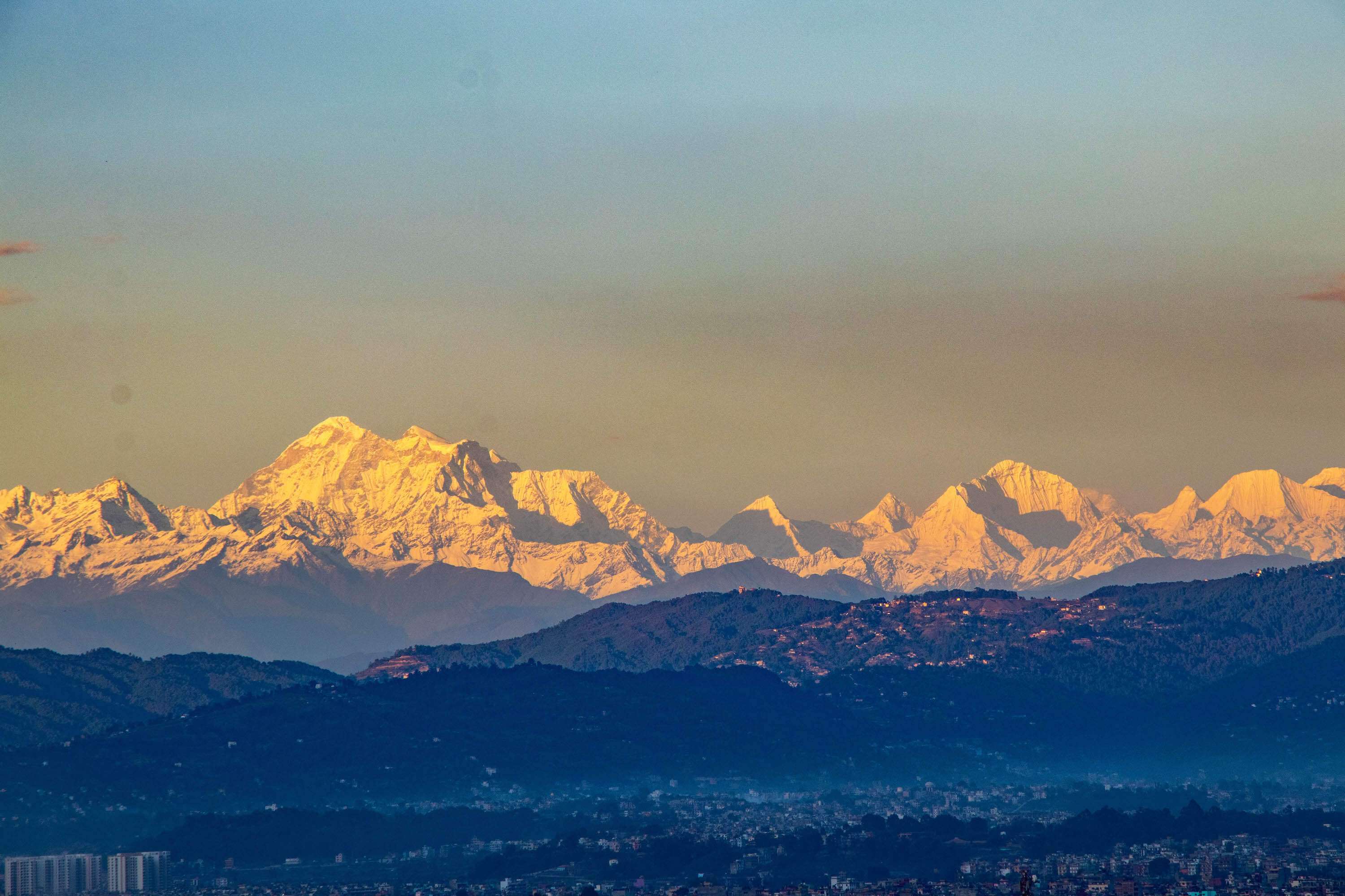 Mount Everest Seen From Kathmandu In Lockdown क र न क अद भ त असर स ल ब द क ठम ड स द ख म उ ट एवर स ट क पह ड Patrika News