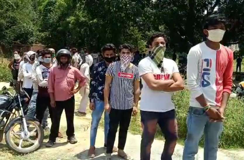 screenshot_20200518_172616.jpg जिला अस्पताल में लगी मजदूरों की भीड़, डॉक्टरों के छूटने लगे पसीने