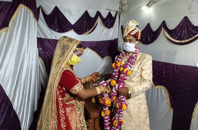 Where Oli used to be married जहां होती थी ओली वहां हो रहे विवाह