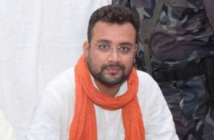 aman-mani.jpg Bijnor: विधायक अमनमणि त्रिपाठी समेत सात लोगों की क्वारंटीन अवधि खत्म, अब लौटे सकेंगे घर