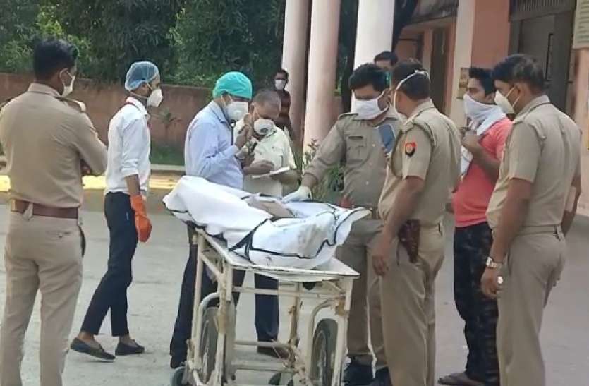 bijnor.jpg Bijnor: दोस्त के साथ भागी पत्नी, संदिग्ध परिस्थितियों में सड़क किनारे मिला पति का शव
