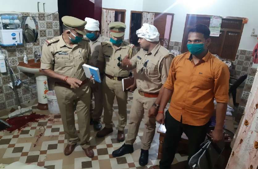 चंद पैसों की खातिर बेटा बना पिता का कातिल, घर के अंदर उतारा मौत के घाट चंद पैसों की खातिर बेटा बना पिता का कातिल, घर के अंदर उतारा मौत के घाट