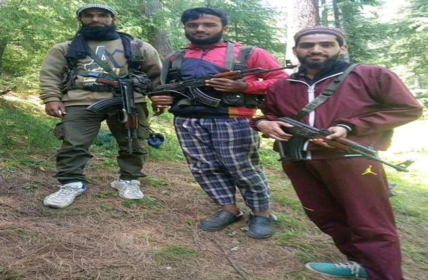 पुलवामा हमले में पुलिसकर्मी शहीद, इधर पकड़े गए 3 आतंकी