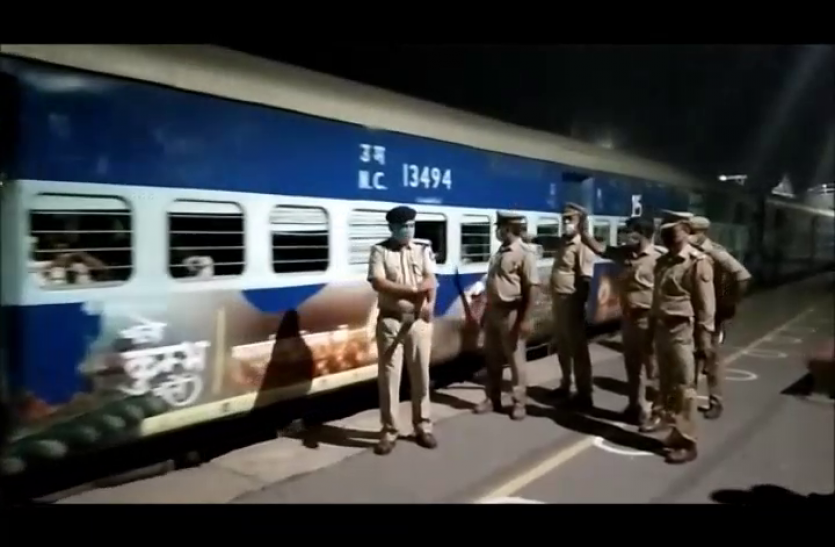 vlcsnap-2020-05-21-11h44m54s272.png कांग्रेस की 500 बसें तो वापस गईं लेकिन 80 हजार मजदूर और स्टूडेंट्स भेजे गए घर