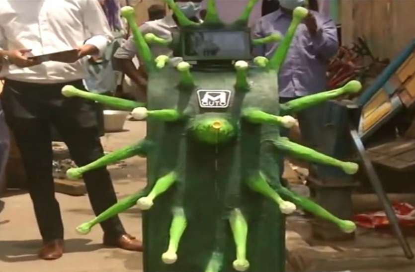 coronavirus-shaped-robots.jpg Covid-19 से जंग लड़ने को तैयार ‘Corona Robot’, पूरे शहर को कर रहा Sanitize