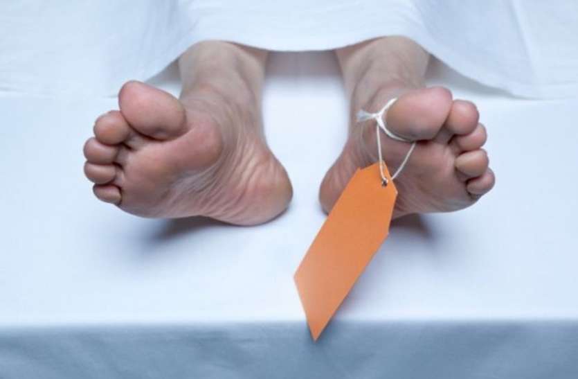 coronavirus death in jodhpur human story in hindi कोरोना से लड़ रही सबीना कहती रही आखिरी बार देख लो चेहरा, पत्नी के जाने के बाद रिश्तेदार भी होने लगे दूर