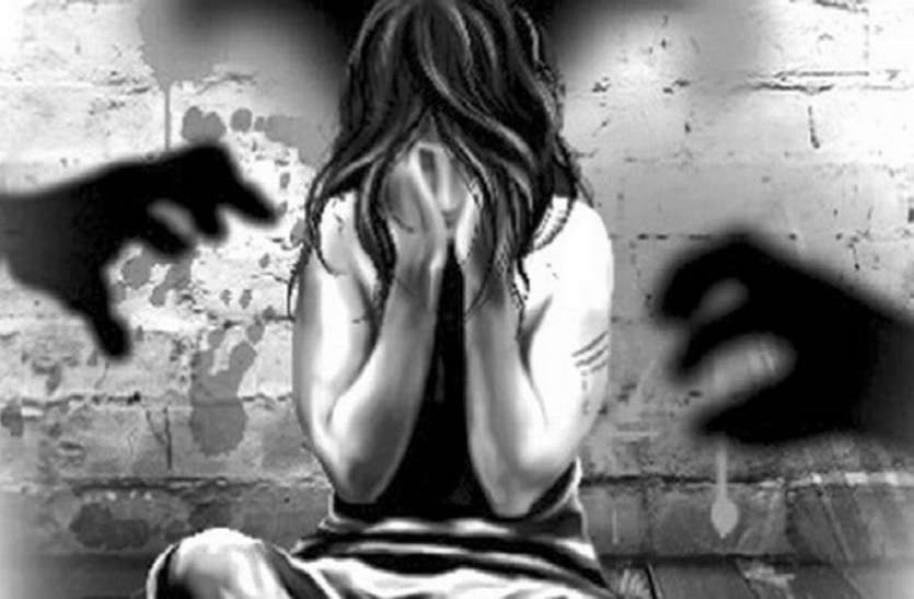 gang_rape.jpg भाई ने दोस्तों के साथ बहन से किया गैंगरेप, फिर गला दबाकर हत्या