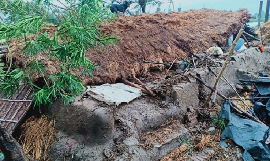 अम्फान के बाद बंगाल में मचा हुआ है हाहाकार