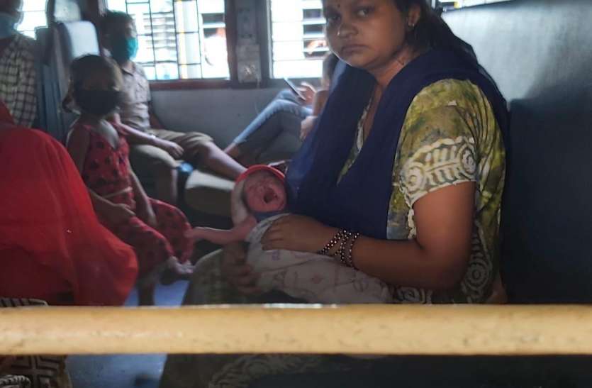 photo_2020-05-22_18-06-27.jpg Good News श्रमिक एक्सप्रेस में गूंजी किलकारी, बेटी ने लिया जन्म