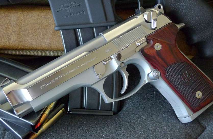 pistol.jpg गैंग के तीन गुर्गे गिरफ्तार, पिस्टल-कारतूस जब्त