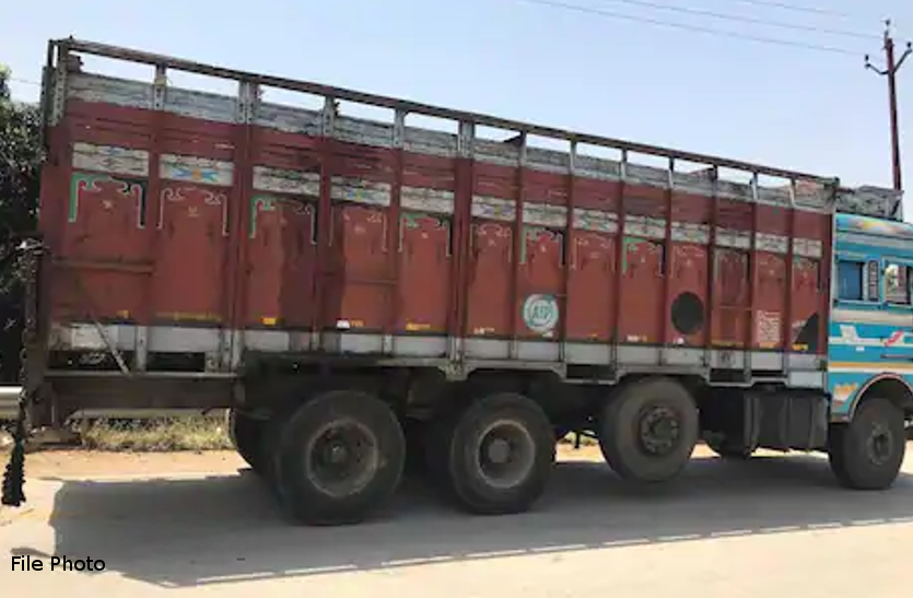 मजदूरों के ढाई लाख रुपए लेकर भागा ट्रक ड्राइवर, पुलिस पकड़कर भी कुछ नहीं कर पाई मजदूरों के ढाई लाख रुपए लेकर भागा ट्रक ड्राइवर, पुलिस पकड़कर भी कुछ नहीं कर पाई