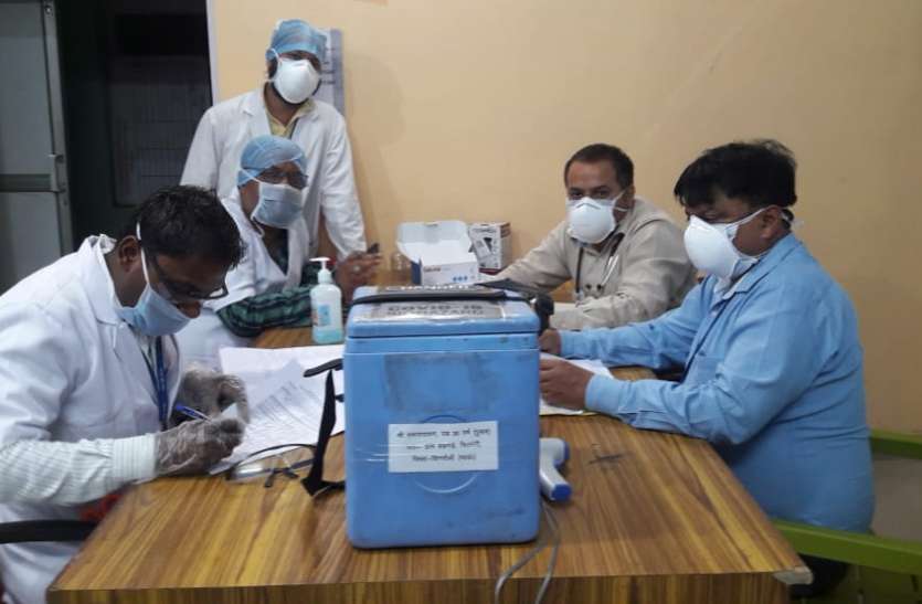 Corona test to be held at Singrauli district hospital संदिग्ध मरीजों के सेंपल जांच में बढ़ी समस्या, रीवा की लैब से रेड सिग्नल, स्थानीय लैब का अभी पता नहीं