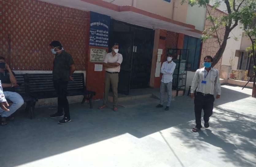 - उदयपुर में 12 नए मामले आए सामने कुल संख्या बढ़कर हुई 458 - उदयपुर में 12 नए मामले आए सामने कुल संख्या बढ़कर हुई 458