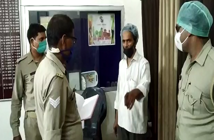 bulandshahar_news.png गरीबों को मदद दिलाने के नाम पर वसूली, आरोपी रंगेहाथ हुआ गिरफ्तार, वसूल रहा था इतनी रकम