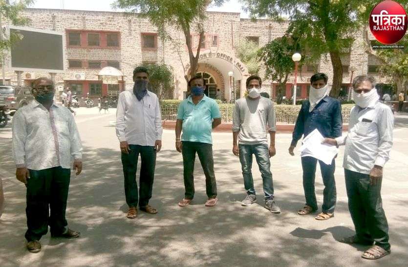 साहब! आर्थिक तंगी से टूट गए, अब दे दो राहत साहब! आर्थिक तंगी से टूट गए, अब दे दो राहत