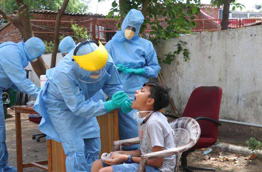 Coronavirus: मुंबई, दिल्ली के बाद अहमदाबाद दस हजार कोरोना पॉजिटिव वाला देश का तीसरा शहर Coronavirus: मुंबई, दिल्ली के बाद अहमदाबाद दस हजार कोरोना पॉजिटिव वाला देश का तीसरा शहर