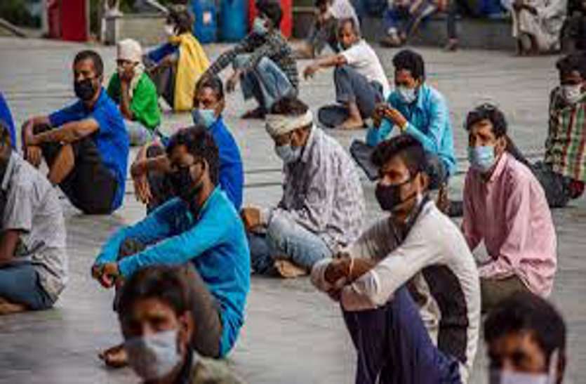 कवर्धा के क्वारंटाइन सेंटर में आरक्षक ने चलाई प्रवासी श्रमिकों पर लाठी, एसपी ने किया लाइन अटैच कवर्धा के क्वारंटाइन सेंटर में आरक्षक ने चलाई प्रवासी श्रमिकों पर लाठी, एसपी ने किया लाइन अटैच