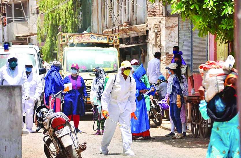 दूध वाले की पत्नी व बेटी, शांतिपुरा के वाहन चालक का पोता पॉजिटिव दूध वाले की पत्नी व बेटी, शांतिपुरा के वाहन चालक का पोता पॉजिटिव