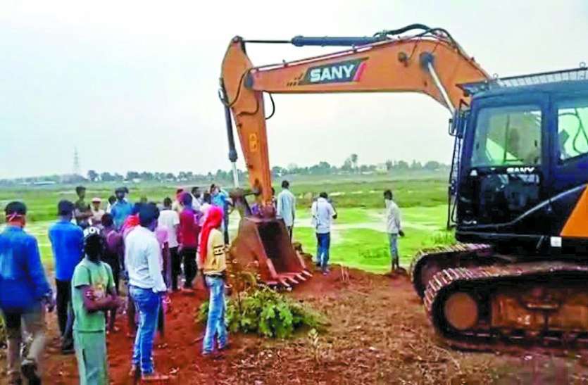 अवैध उत्खनन में लगे ठेकेदार और उनके गुण्डों पर अब तक कार्रवाई नहीं अवैध उत्खनन में लगे ठेकेदार और उनके गुण्डों पर अब तक कार्रवाई नहीं