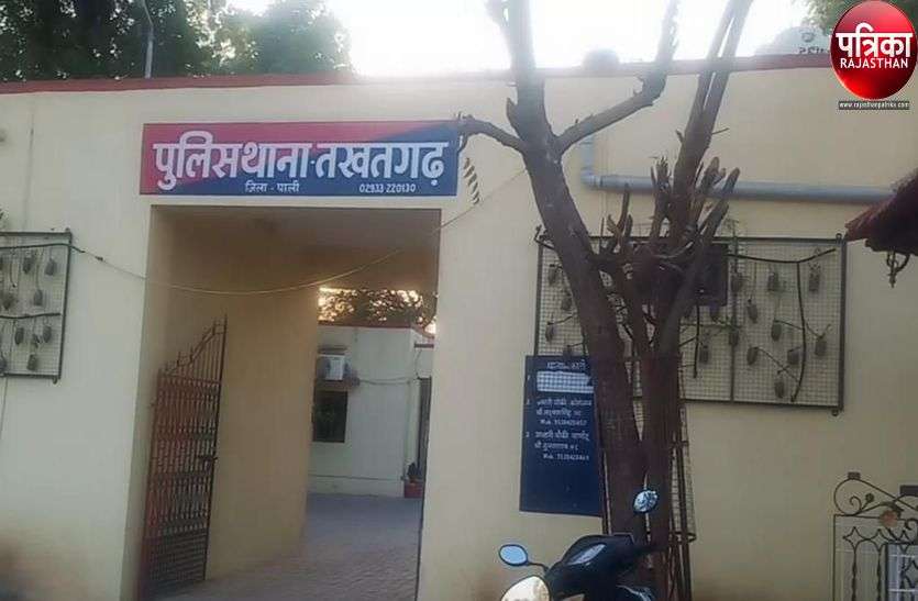 अधेड़ ने पेड़ पर फंदा लगाकर की आत्महत्या, परिजनों का बुरा हाल अधेड़ ने पेड़ पर फंदा लगाकर की आत्महत्या, परिजनों का बुरा हाल