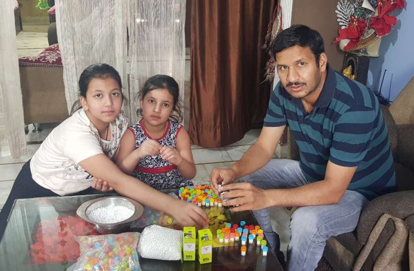 nagar nigam छह सौ कर्मचारियों को इम्युनिटी बढ़ाने के लिए खुद होम्योपैथिक दवाई बनाकर दे रहे अधिकारी