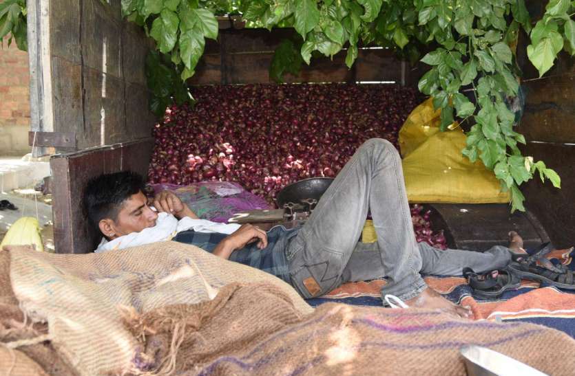 extreme heat wave in rajasthan राजस्थान के कई हिस्सों में चली लू, झुलसने लगे लोग