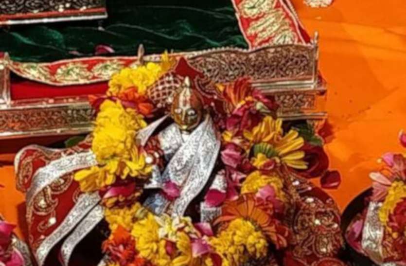 अयोध्या में रामलला भक्तों ने लॉकडाउन में दिया 4.60 करोड़ रुपए का ऑनलाइन दान अयोध्या में रामलला भक्तों ने लॉकडाउन में दिया 4.60 करोड़ रुपए का ऑनलाइन दान