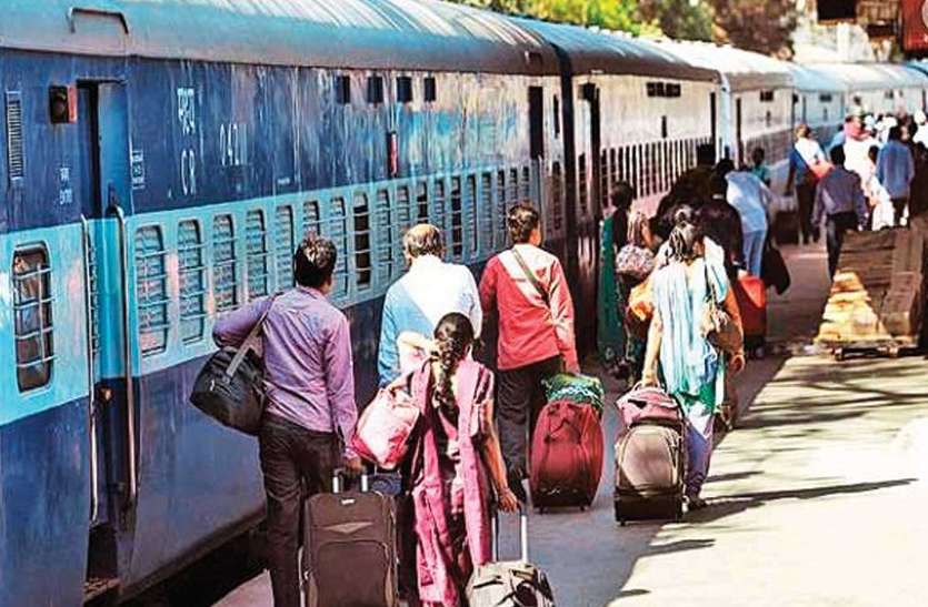 train_02.jpg पहले ही फॉर्म में मिली पटना की वेटिंग टिकिट