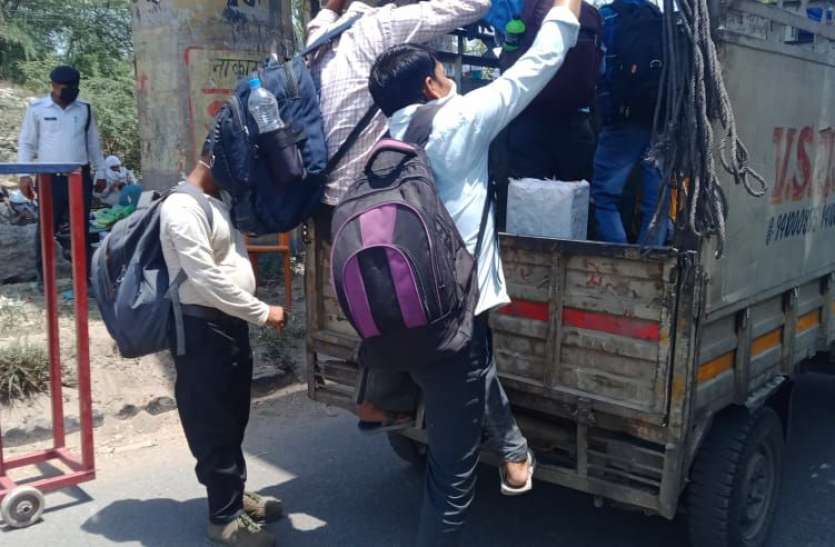 truc.jpg Ground Report: औरैया हादसे के बाद भी नहीं जाग रही यूपी पुलिस, पुलिस के सामने ही मजदूरों को अवैध तरीके में भरा जा रहा टेंपो में