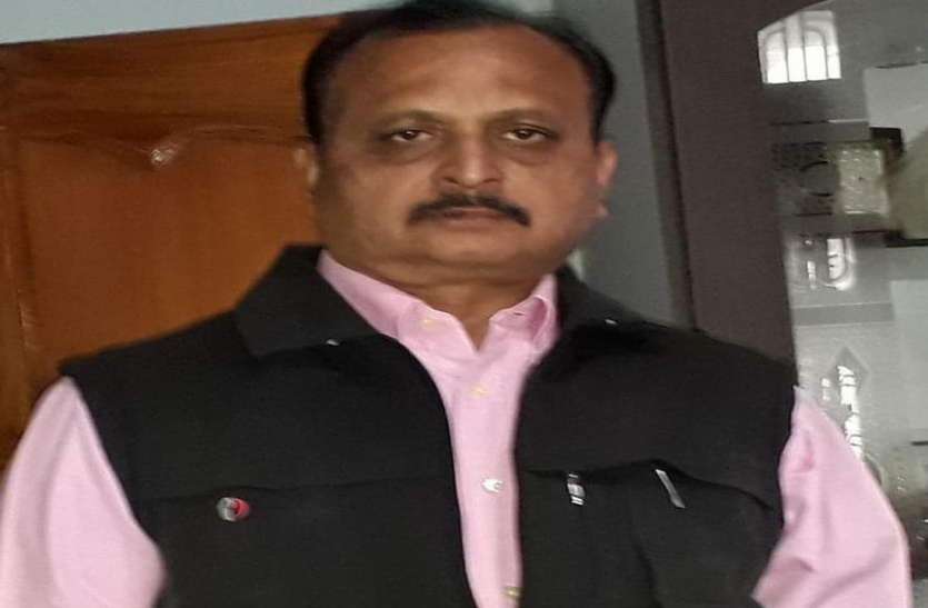 गुनौर जनपद सीईओ ओपी आस्थाना कोरोना प्रबंधन में लापरवाही पर गुनौर जनपद सीईओ निलंबित