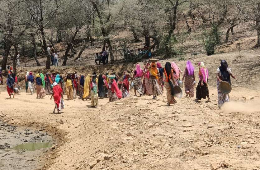 श्रमिकों के लिए कोरोना संकट में मनरेगा बनी सहारा श्रमिकों के लिए कोरोना संकट में मनरेगा बनी सहारा