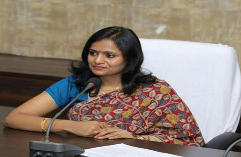 कोविड के रेड जोन में ड्यूटी के दौरान लापरवाही बरतने वाले ब्लॉक मेडिकल ऑफिसर को कलेक्टर ने हटाया कोविड के रेड जोन में ड्यूटी के दौरान लापरवाही बरतने वाले ब्लॉक मेडिकल ऑफिसर को कलेक्टर ने हटाया