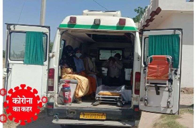 Mother Went Into Hospital With His 10 Year Old Covid Positive Son 10 साल के बच्चे को कोरोना हुआ तो मां भी उसके साथ अस्पताल गई, बोली-किसी भी सूरत में अकेला नहीं छोड़ सकती
