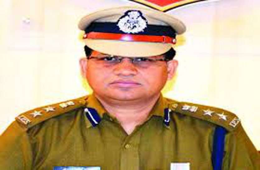 लॉकडाउन के बीच SSP ने किया चार टीआई और तीन ASI का तबादला, बदले गए दो थाने के प्रभारी लॉकडाउन के बीच SSP ने किया चार टीआई और तीन ASI का तबादला, बदले गए दो थाना के प्रभारी