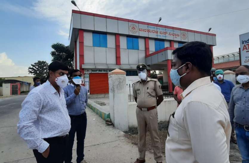 जिला अधिकारी ने किया क्वारंटाइन सेन्टर का निरीक्षण जिला अधिकारी ने किया क्वारंटाइन सेन्टर का निरीक्षण
